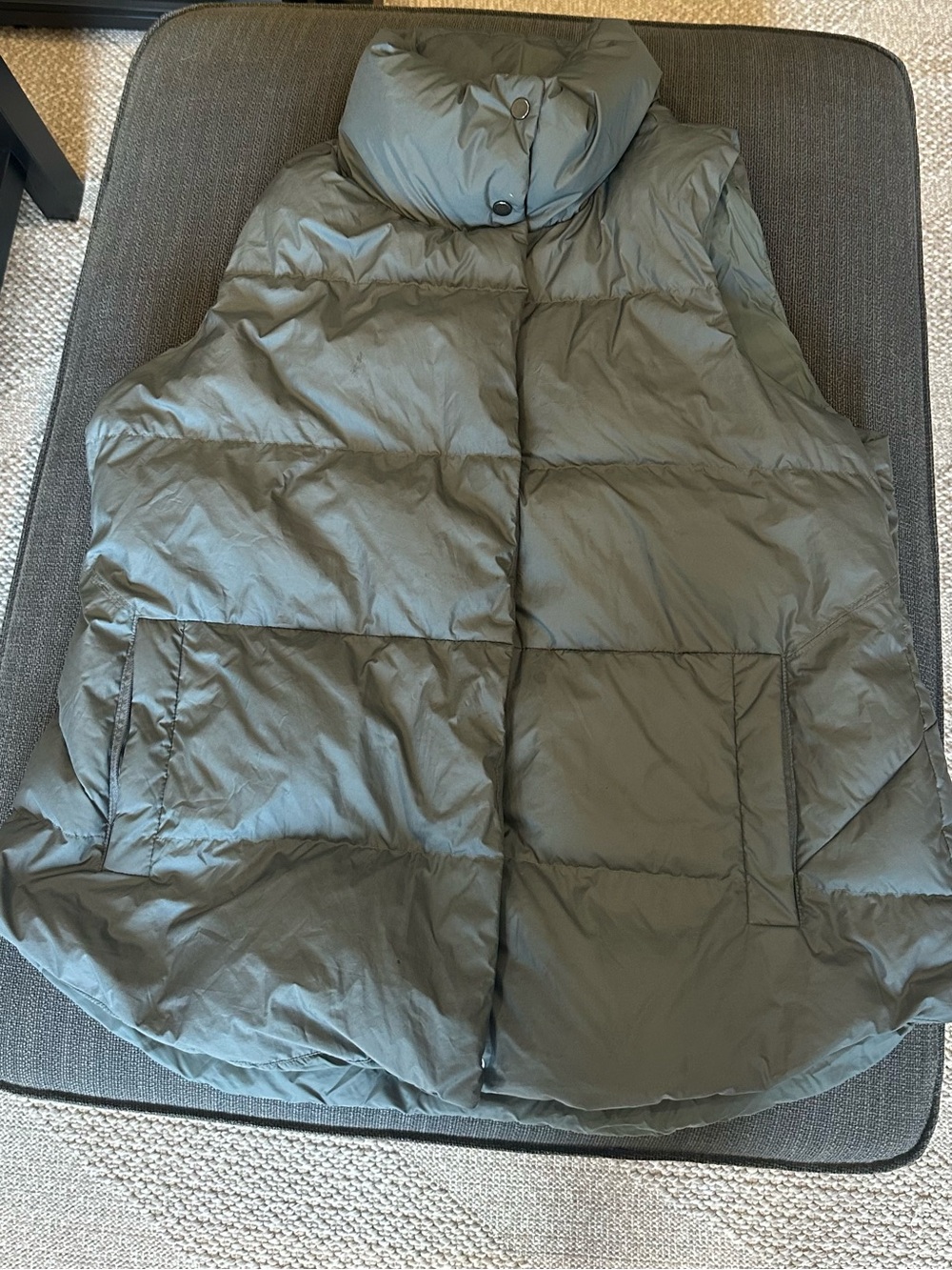 Athleta Quilted Puffer Vest - Sage Green